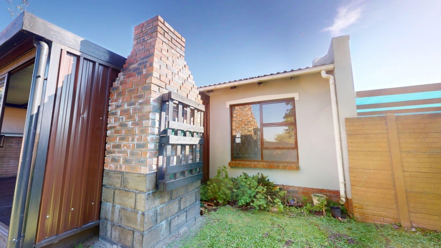 2 Bedroom Property for Sale in Kabega Park Eastern Cape